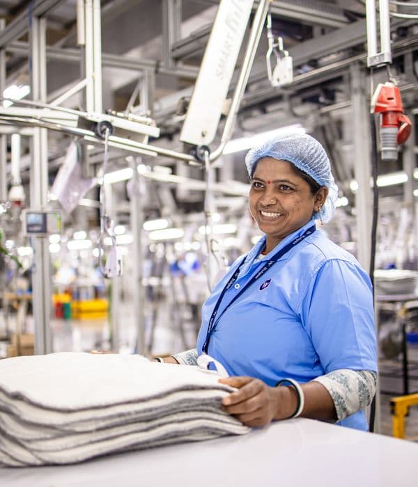 Trabalhador na linha de produção